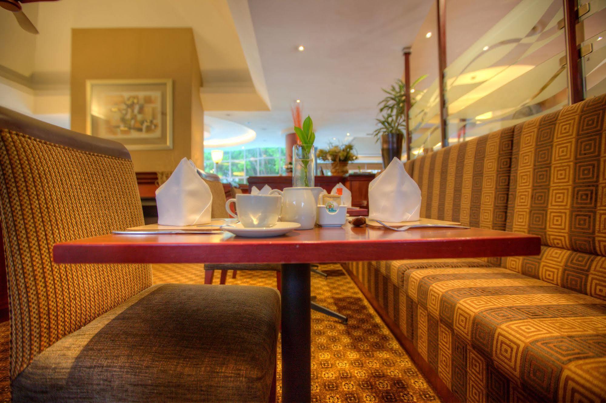 City Lodge Hotel Bryanston Johannesburg Exterior photo